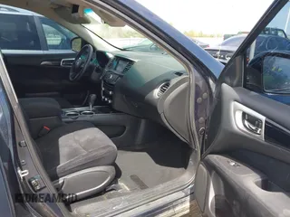 2013 Nissan Pathfinder SV with VIN 5N1AR2MN8DC626925, listed as a IAAI auction lot 42074666 with 213,966 mi miles. Bid and sale history available at carsss.com. Image 5.