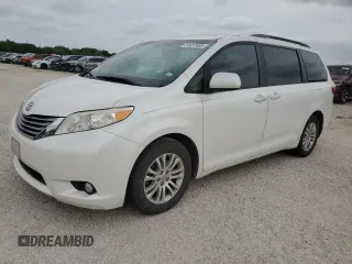 2017 Toyota Sienna XLE Auto Access Seat with VIN 5TDYZ3DC3HS826798, listed as a Copart auction lot 54487685 with 88,584 mi miles and Salvage Title. Bid and sale history available at DreamBid. Image 1.
