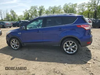 2013 Ford Escape Titanium z VIN 1FMCU0J99DUB78353, wystawiony jako Copart lot #54324725 z przebiegiem 209 829 mil mil oraz Czysty tytuł • Clean title. Historia ofert i sprzedaży dostępna na DreamBid. Obrazek 2.
