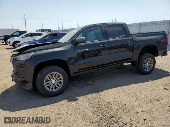 2024 Chevrolet Colorado 4WD LT z VIN 1GCPTCEK4R1185601, wystawiony jako Copart lot #56125935 z przebiegiem 3 747 mil mil oraz Szkoda całkowita • Salvage title. Historia ofert i sprzedaży dostępna na DreamBid. Obrazek 1.