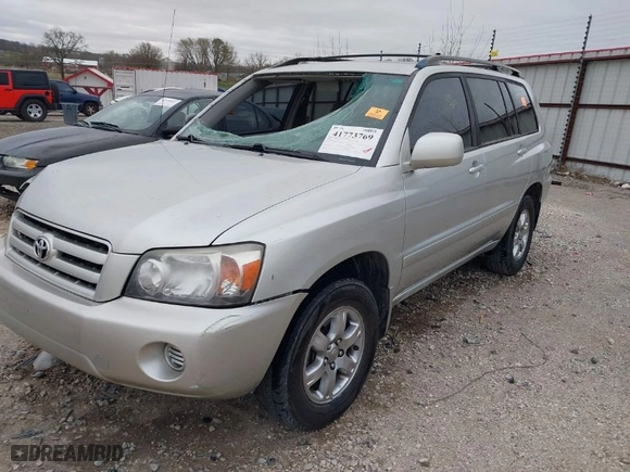 2006 Toyota Highlander w/3rd Row with VIN JTEDP21A660118252, listed as a IAAI auction lot 41773769 with 214,769 mi miles. Bid and sale history available at carsss.com. Image 2.
