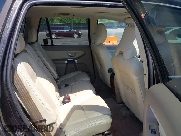 2008 Volvo XC90 V8 with VIN YV4CZ852681425205, listed as a IAAI auction lot 42061729 with 156,884 mi miles. Bid and sale history available at carsss.com. Image 8.