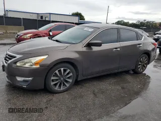 2015 Nissan Altima 2.5 z VIN 1N4AL3AP9FN367988, wystawiony jako Copart lot #56658215 z przebiegiem 147 795 mil mil oraz Czysty tytuł • Clean title. Historia ofert i sprzedaży dostępna na DreamBid. Obrazek 1.