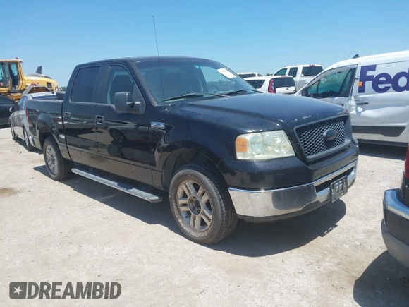 2006 Ford F-150 XLT z VIN 1FTRW12W46FB05899, wystawiony jako IAAI lot #42808707 z przebiegiem 364 716 mil mil oraz . Historia ofert i sprzedaży dostępna na DreamBid. Obrazek 1.