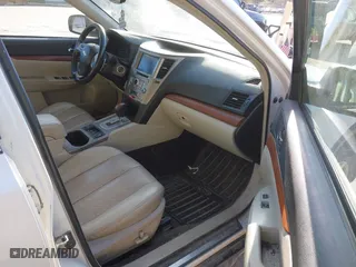 2014 Subaru Outback 2.5i Limited with VIN 4S4BRCNCXE3301122, listed as a IAAI auction lot 42072129 with 245,203 mi miles. Bid and sale history available at carsss.com. Image 5.