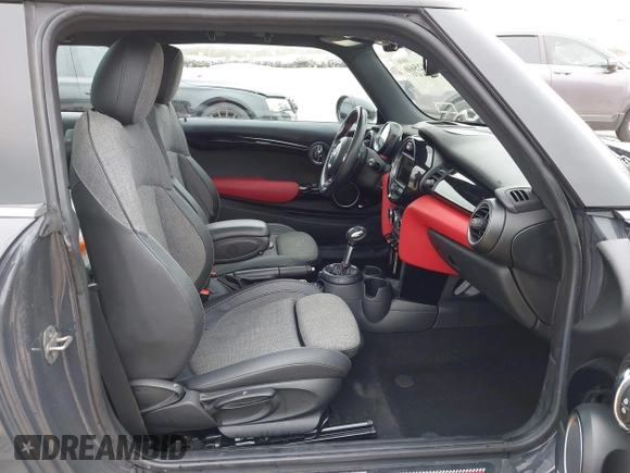 2014 MINI Hardtop S with VIN WMWXM7C56ET926604, listed as a IAAI auction lot 41642560 with 81,219 mi miles and . Bid and sale history available at DreamBid. Image 5.