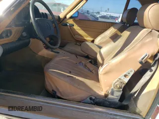 1986 Mercedes-Benz 560 with VIN WDBBA48D5GA042820, listed as a Copart auction lot 71109364 with 173,240 mi miles and Clean Title. Bid and sale history available at carsss.com. Image 7.