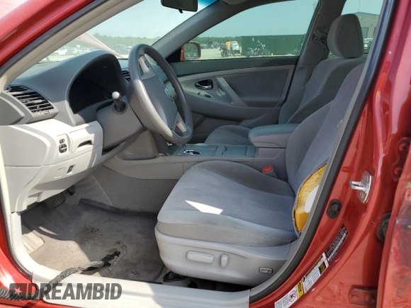 2011 Toyota Camry LE z VIN 4T4BF3EKXBR097272, wystawiony jako Copart lot #59220845 z przebiegiem Nie podano mil oraz Szkoda całkowita • Salvage title. Historia ofert i sprzedaży dostępna na DreamBid. Obrazek 7.