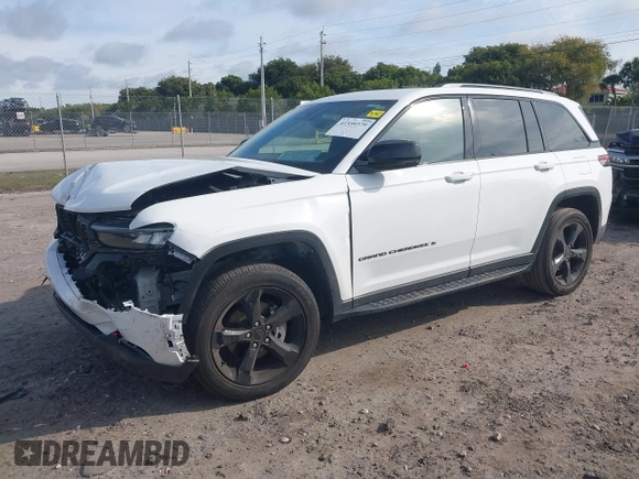2023 Jeep Grand Cherokee Altitude z VIN 1C4RJHAG5PC609379, wystawiony jako IAAI lot #41599379 z przebiegiem 16 151 mil mil oraz . Historia ofert i sprzedaży dostępna na DreamBid. Obrazek 2.