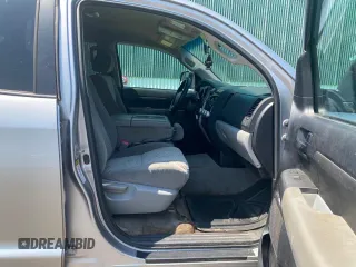 2010 Toyota Tundra with VIN 5TFUM5F11AX01281, listed as a Copart auction lot 66980935 with 308,906 mi miles and Clean title. Bid and sale history available at DreamBid. Image 5.