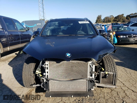 2018 BMW X1 xDrive28i with VIN WBXHT3C38J5K24660, listed as a Copart auction lot 44387043 with 59,786 mi miles. Bid and sale history available at carsss.com. Image 5.