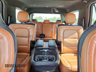 2019 Lincoln Navigator Reserve z VIN 5LMJJ2LT4KEL14574, wystawiony jako Copart lot #61821615 z przebiegiem 86 695 mil mil oraz Czysty tytuł • Clean title. Historia ofert i sprzedaży dostępna na DreamBid. Obrazek 10.