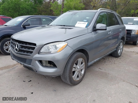 2014 Mercedes-Benz M-Class ML 350 with VIN 4JGDA5JB1EA412095, listed as a IAAI auction lot 41937994 with NaN miles. Bid and sale history available at carsss.com. Image 17.
