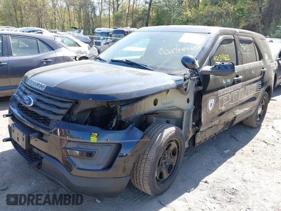 2018 Ford Police Interceptor Utility z VIN 1FM5K8AR9JGC17739, wystawiony jako IAAI lot #42134465 z przebiegiem 134 939 mil mil oraz . Historia ofert i sprzedaży dostępna na DreamBid. Obrazek 17.