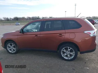2014 Mitsubishi Outlander SE z VIN JA4AZ3A31EZ008884, wystawiony jako IAAI lot #41825440 z przebiegiem 171 232 mil mil oraz . Historia ofert i sprzedaży dostępna na DreamBid. Obrazek 14.