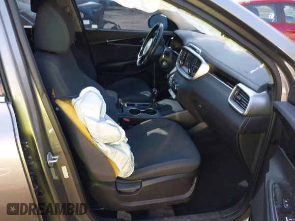 2018 Kia Sorento LX with VIN 5XYPGDA33JG424570, listed as a IAAI auction lot 41485156 with 110,893 mi miles. Bid and sale history available at carsss.com. Image 5.