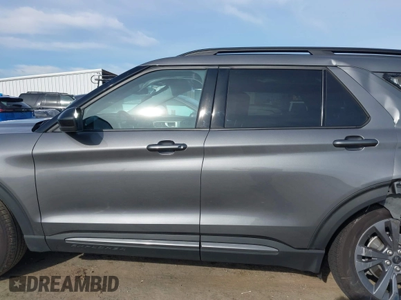 2023 Ford Explorer XLT with VIN 1FMSK7DH4PGC30228, listed as a IAAI auction lot 41851583 with 16,396 mi miles. Bid and sale history available at carsss.com. Image 15.