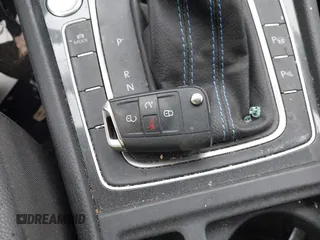 2019 Volkswagen Golf SEL Premium с VIN WVWPR7AU0KW911072, выставлен на аукционе IAAI как лот 42028291 с пробегом 33 726 миль миль и . История ставок и продаж доступна на DreamBid. Изображение 11.