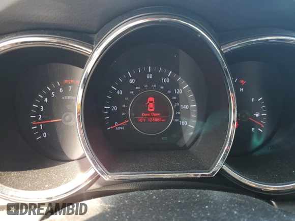 2013 Kia Optima EX z VIN 5XXGN4A70DG186128, wystawiony jako Copart lot #65836315 z przebiegiem 124 488 mil mil oraz Czysty tytuł • Clean title. Historia ofert i sprzedaży dostępna na DreamBid. Obrazek 9.
