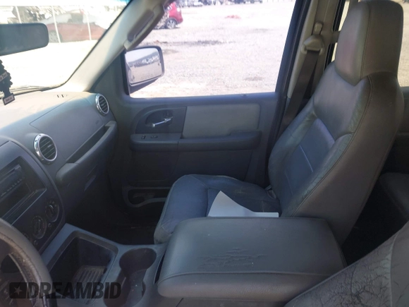 2003 Ford Expedition XLT Value z VIN 1FMPU16W63LA50775, wystawiony jako IAAI lot #42029150 z przebiegiem 296 065 mil mil oraz . Historia ofert i sprzedaży dostępna na DreamBid. Obrazek 5.