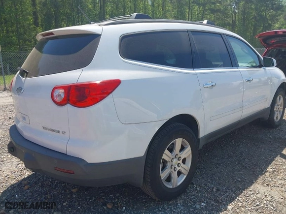 2010 Chevrolet Traverse LT w/1LT with VIN 1GNLRFED1AS130139, listed as a IAAI auction lot 42050224 with 135,446 mi miles. Bid and sale history available at carsss.com. Image 4.