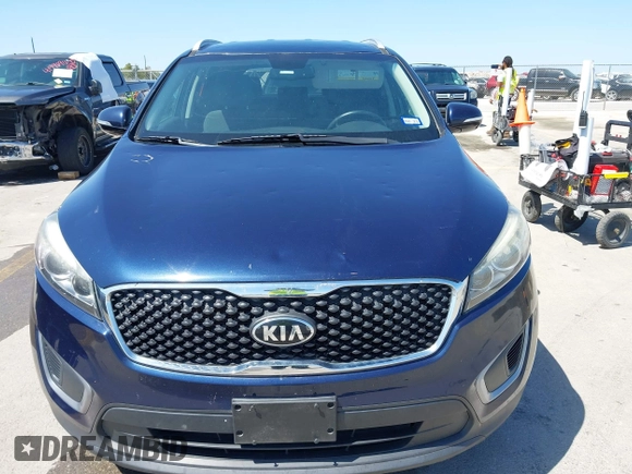 2016 Kia Sorento LX with VIN 5XYPG4A37GG145552, listed as a IAAI auction lot 42014900 with 153,191 mi miles. Bid and sale history available at carsss.com. Image 12.