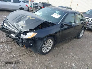 2014 Chrysler 200 Touring z VIN 1C3CCBBG1EN106224, wystawiony jako IAAI lot #41866087 z przebiegiem 141 635 mil mil oraz . Historia ofert i sprzedaży dostępna na DreamBid. Obrazek 18.