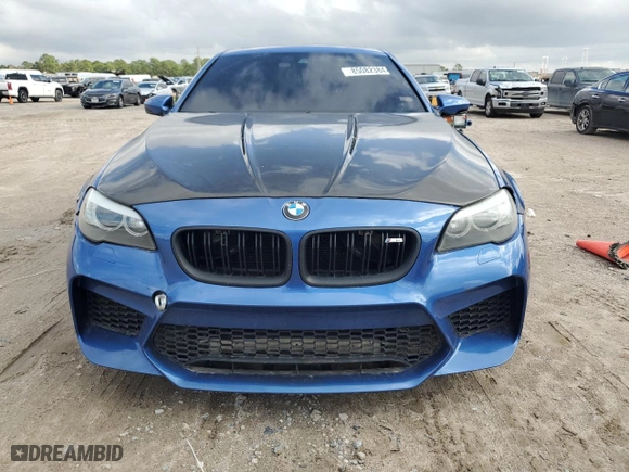 2013 BMW M5 with VIN WBSFV9C51DC772687, listed as a Copart auction lot 85082384 with 81,130 mi miles and Clean Title. Bid and sale history available at carsss.com. Image 5.