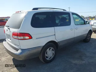 2002 Toyota Sienna LE with VIN 4T3ZF13C42U427293, listed as a IAAI auction lot 42072584 with 279,436 mi miles. Bid and sale history available at carsss.com. Image 4.