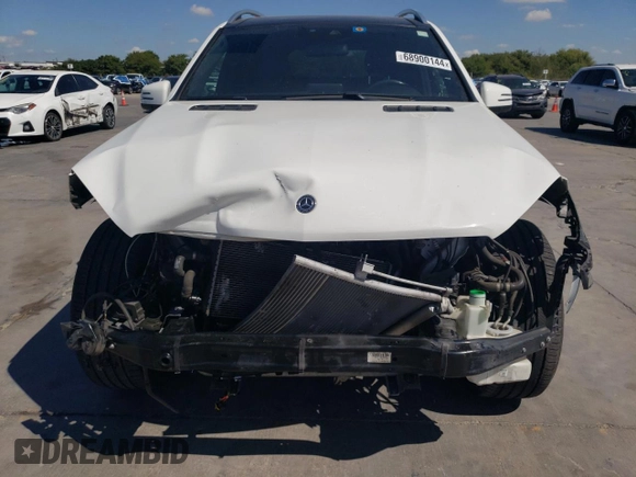 2018 Mercedes-Benz GLS 450 with VIN 4JGDF6EE0JB012531, listed as a Copart auction lot 68900144 with 52,744 mi miles and Salvage Title. Bid and sale history available at DreamBid. Image 5.