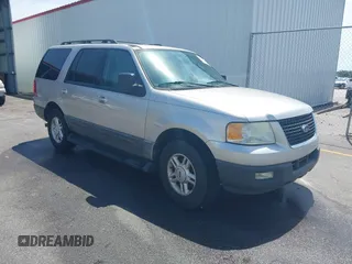 2005 Ford Expedition Special Service z VIN 1FMPU15525LA96003, wystawiony jako IAAI lot #42249507 z przebiegiem 284 080 mil mil oraz . Historia ofert i sprzedaży dostępna na DreamBid. Obrazek 1.