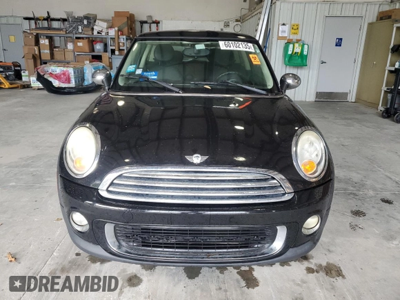 2012 MINI Hardtop with VIN WMWSU3C58CT369968, listed as a Copart auction lot 60102135 with 138,062 mi miles and Salvage title. Bid and sale history available at DreamBid. Image 5.