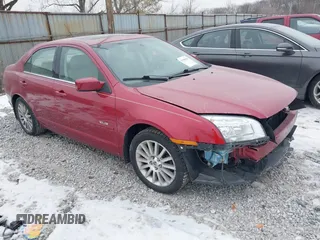 2008 Mercury Milan Premier with VIN 3MEHM08198R609067, listed as a IAAI auction lot 41385909 with 70,310 mi miles. Bid and sale history available at carsss.com. Image 1.