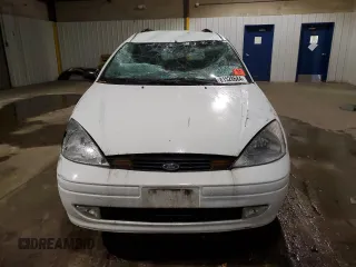 2001 Ford Focus SE with VIN 1FAFP36311W361122, listed as a Copart auction lot 81528684 with 140,431 mi miles and Salvage Title. Bid and sale history available at carsss.com. Image 5.