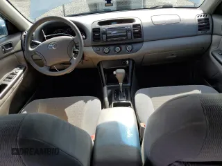 2005 Toyota Camry LE with VIN 4T1BE30K35U603940, listed as a Copart auction lot 61404235 with 203,294 mi miles and Salvage title. Bid and sale history available at DreamBid. Image 8.