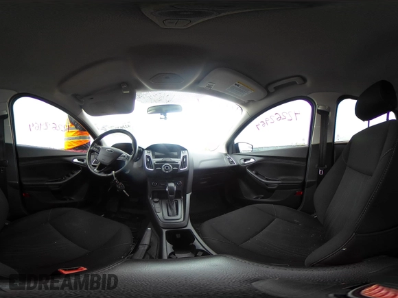 2018 Ford Focus SE z VIN 1FADP3F29JL235302, wystawiony jako IAAI lot #42262964 z przebiegiem 85 127 mil mil oraz . Historia ofert i sprzedaży dostępna na DreamBid. Obrazek 18.