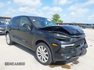 2017 Porsche Cayenne z VIN WP1AA2A22HKA91607, wystawiony jako IAAI lot #42558569 z przebiegiem 64 716 mil mil oraz . Historia ofert i sprzedaży dostępna na DreamBid. Obrazek 1.