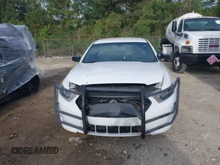 2018 Ford Police Interceptor с VIN 1FAHP2MK1JG107272, выставлен на аукционе IAAI как лот 41908229 с пробегом 100 969 миль миль и . История ставок и продаж доступна на DreamBid. Изображение 6.