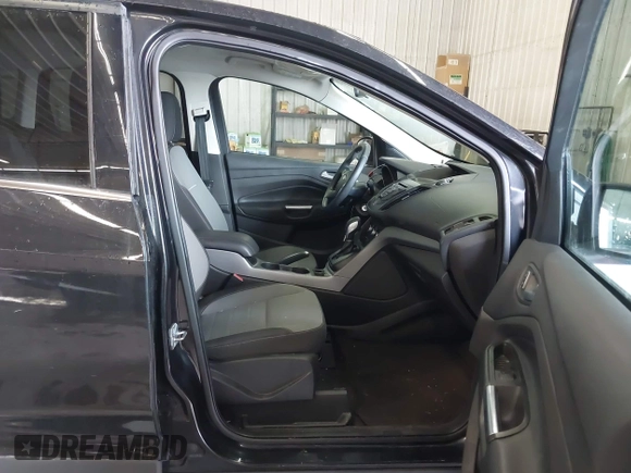 2014 Ford Escape SE with VIN 1FMCU0GX4EUC50972, listed as a IAAI auction lot 41953559 with 134,936 mi miles. Bid and sale history available at carsss.com. Image 5.
