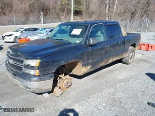 2006 Chevrolet Silverado 1500 LT1 with VIN 2GCEK13TX61232856, listed as a IAAI auction lot 41593832 with 186,273 mi miles. Bid and sale history available at carsss.com. Image 2.
