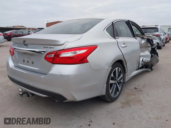 2016 Nissan Altima SL z VIN 1N4BL3APXGC281512, wystawiony jako IAAI lot #41245604 z przebiegiem 123 193 mil mil oraz . Historia ofert i sprzedaży dostępna na DreamBid. Obrazek 4.