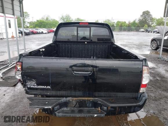 2015 Toyota Tacoma z VIN 5TFUX4EN8FX034499, wystawiony jako IAAI lot #42254201 z przebiegiem 177 756 mil mil oraz . Historia ofert i sprzedaży dostępna na DreamBid. Obrazek 16.