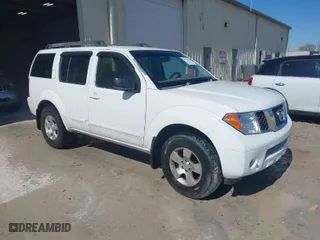 2006 Nissan Pathfinder SE with VIN 5N1AR18U16C600830, listed as a IAAI auction lot 41639635 with 252,214 mi miles. Bid and sale history available at carsss.com. Image 1.