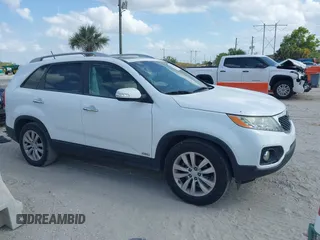 2011 Kia Sorento EX with VIN 5XYKUDA22BG008845, listed as a IAAI auction lot 41911107 with 207,362 mi miles. Bid and sale history available at carsss.com. Image 13.