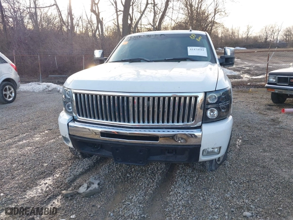 2007 Chevrolet Silverado 1500 LT w/1LT with VIN 1GCEC19J47Z510694, listed as a IAAI auction lot 41474581 with 186,066 mi miles. Bid and sale history available at carsss.com. Image 12.