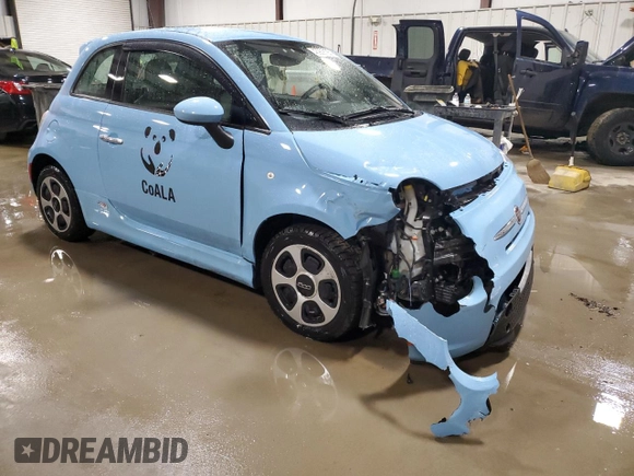2017 FIAT 500e z VIN 3C3CFFGE5HT579876, wystawiony jako Copart lot #43909125 z przebiegiem 16 772 mil mil oraz Szkoda całkowita • Salvage title. Historia ofert i sprzedaży dostępna na DreamBid. Obrazek 4.