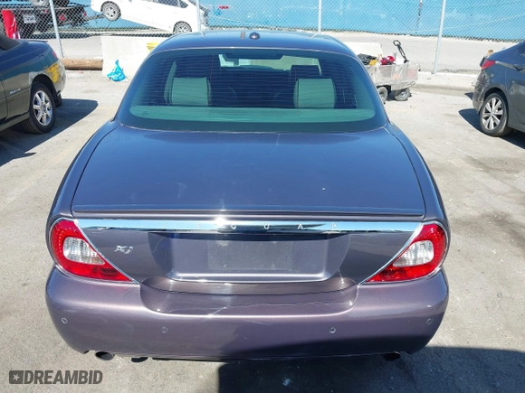 2008 Jaguar XJ with VIN SAJWA71B68SH22853, listed as a IAAI auction lot 41678688 with 76,367 mi miles. Bid and sale history available at carsss.com. Image 16.