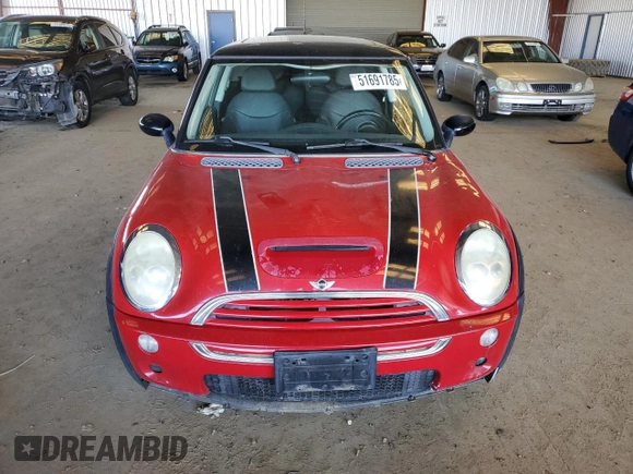2003 MINI Hardtop S with VIN WMWRE33423TD59829, listed as a Copart auction lot 51691785 with 124,612 mi miles and Salvage Title. Bid and sale history available at DreamBid. Image 5.