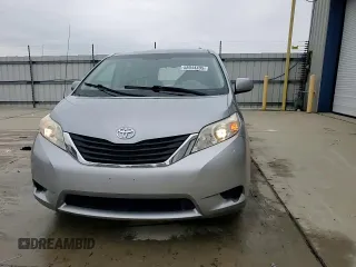 2012 Toyota Sienna LE AAS z VIN 5TDKK3DC0CS222967, wystawiony jako Copart lot #58044405 z przebiegiem 219 970 mil mil oraz Szkoda całkowita • Salvage title. Historia ofert i sprzedaży dostępna na DreamBid. Obrazek 15.