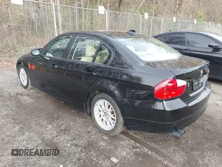 2006 BMW 3 Series 325i with VIN WBAVB13576KX45531, listed as a IAAI auction lot 41941014 with Not Provided miles and . Bid and sale history available at carsss.com. Image 3.
